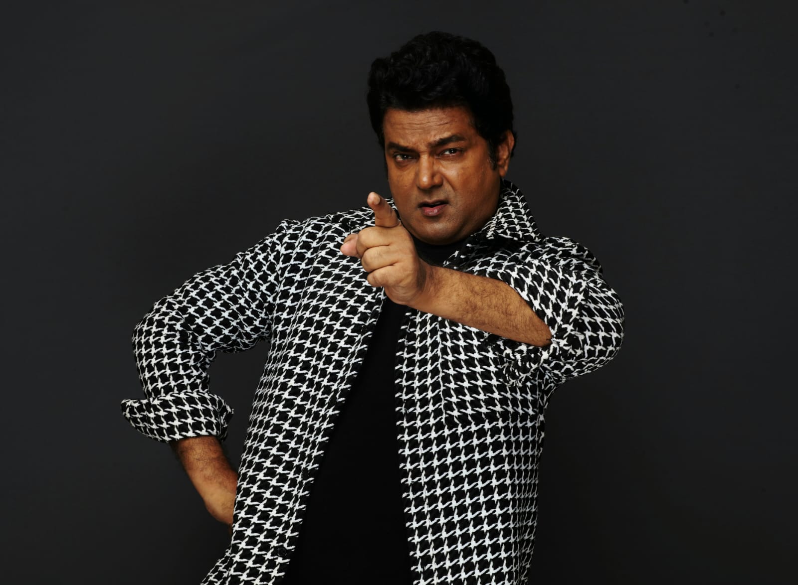 Navin Prabhakar media photo 1